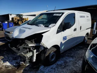 2017 Nissan NV200 SV z VIN 3N6CM0KN1HK715588, wystawiony jako Copart lot #43027185 z przebiegiem 166 939 mil mil oraz Szkoda całkowita • Salvage title. Historia ofert i sprzedaży dostępna na DreamBid. Obrazek 1.