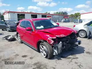 2018 Alfa Romeo Stelvio z VIN ZASFAKAN8J7B82205, wystawiony jako IAAI lot #42228471 z przebiegiem 67 968 mil mil oraz . Historia ofert i sprzedaży dostępna na DreamBid. Obrazek 1.