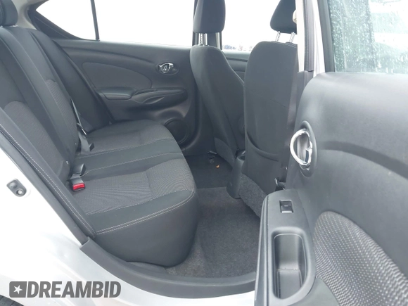 2015 Nissan Versa S Plus with VIN 3N1CN7AP0FL810844, listed as a IAAI auction lot 41386594 with 118,606 mi miles. Bid and sale history available at carsss.com. Image 8.