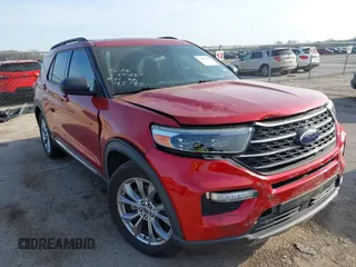 2020 Ford Explorer XLT z VIN 1FMSK7DH5LGB03854, wystawiony jako IAAI lot #41894379 z przebiegiem 53 657 mil mil oraz . Historia ofert i sprzedaży dostępna na DreamBid. Obrazek 1.