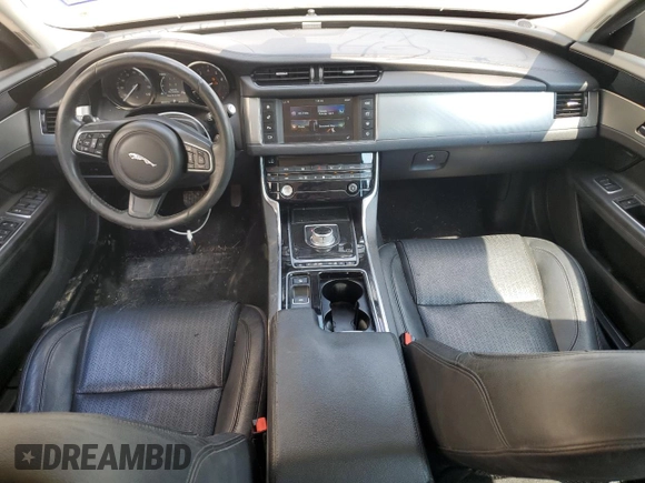 2016 Jaguar XF 35t Prestige with VIN SAJBK4BV5GCY16196, listed as a Copart auction lot 71873054 with 55,351 mi miles and Clean Title. Bid and sale history available at carsss.com. Image 8.