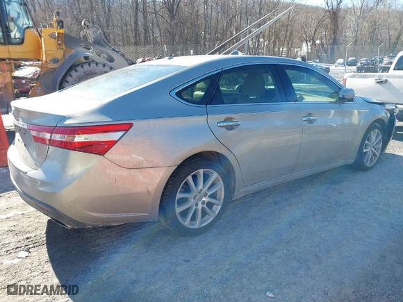 2013 Toyota Avalon XLE with VIN 4T1BK1EB5DU053922, listed as a IAAI auction lot 41349850 with 85,256 mi miles. Bid and sale history available at carsss.com. Image 4.