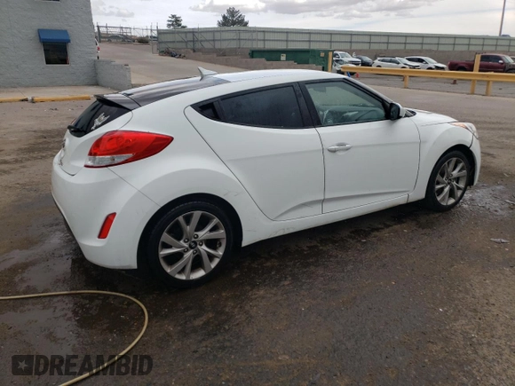 2016 Hyundai Veloster z VIN KMHTC6AD5GU266122, wystawiony jako Copart lot #55153085 z przebiegiem 100 068 mil mil oraz Czysty tytuł • Clean title. Historia ofert i sprzedaży dostępna na DreamBid. Obrazek 3.