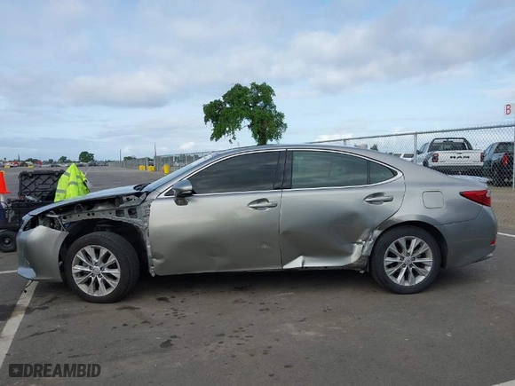 2015 Lexus ES 300h Hybrid with VIN JTHBW1GG0F2080458, listed as a IAAI auction lot 41895688 with NaN miles. Bid and sale history available at carsss.com. Image 15.