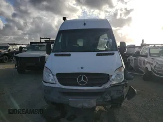 2013 Mercedes-Benz Sprinter Passenger with VIN WD4PE7CC4D5777696, listed as a Copart auction lot 77228384 with 134,298 mi miles and Salvage Title. Bid and sale history available at carsss.com. Image 5.