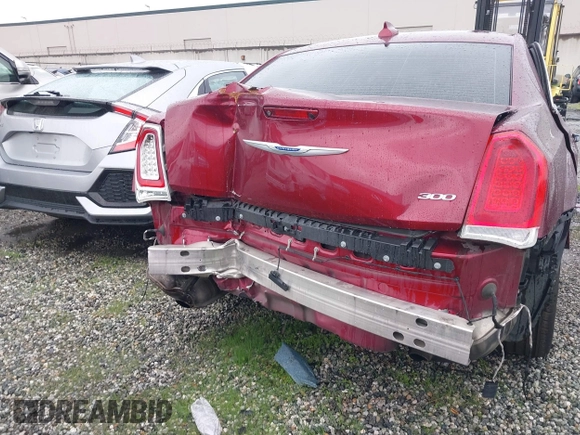 2019 Chrysler 300 Limited z VIN 2C3CCAEG9KH594736, wystawiony jako IAAI lot #41481173 z przebiegiem 80 543 mil mil oraz . Historia ofert i sprzedaży dostępna na DreamBid. Obrazek 17.