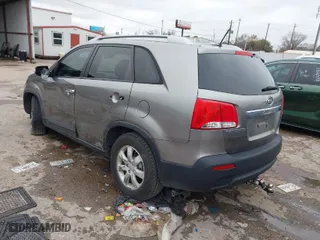 2011 Kia Sorento LX with VIN 5XYKT4A29BG160687, listed as a IAAI auction lot 41238194 with 112,620 mi miles. Bid and sale history available at carsss.com. Image 3.