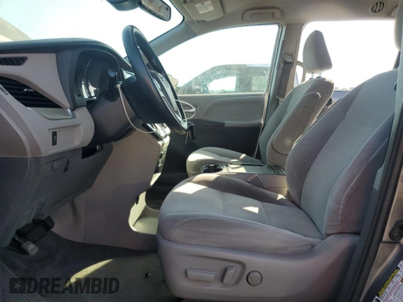 2018 Toyota Sienna LE Auto Access Seat with VIN 5TDKZ3DC2JS932431, listed as a Copart auction lot 58867695 with 98,265 mi miles and Salvage title. Bid and sale history available at DreamBid. Image 7.