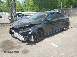 2024 Audi RS 3 z VIN WUAG4DGY5RA900327, wystawiony jako Copart lot #54953264 z przebiegiem Nie podano mil oraz Szkody całkowita. Historia ofert i sprzedaży dostępna na DreamBid. Obrazek 1.