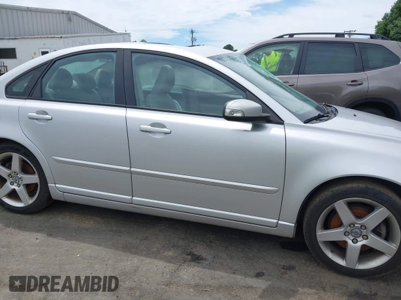 2008 Volvo S40 2.4L с VIN YV1MS382982384776, выставлен на аукционе IAAI как лот 42309949 с пробегом 215 744 миль миль и . История ставок и продаж доступна на DreamBid. Изображение 13.