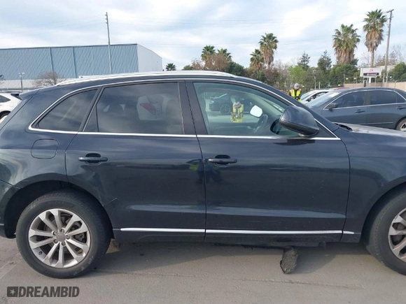 2014 Audi Q5 Premium Plus with VIN WA1LFAFP8EA106410, listed as a IAAI auction lot 41701297 with 131,735 mi miles. Bid and sale history available at carsss.com. Image 14.