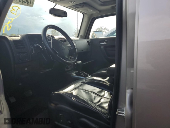 2006 Hummer H3 with VIN 5GTDN136468104647, listed as a Copart auction lot 73696414 with 0 mi miles and Non Repairable. Bid and sale history available at carsss.com. Image 7.