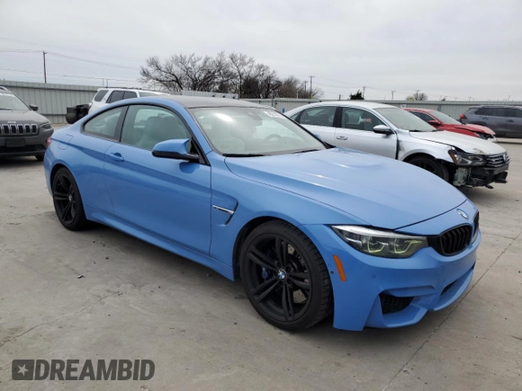 2018 BMW M4 z VIN WBS4Y9C5XJAC86825, wystawiony jako Copart lot #46914075 z przebiegiem 80 257 mil mil oraz Szkoda całkowita • Salvage title. Historia ofert i sprzedaży dostępna na DreamBid. Obrazek 4.