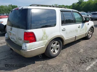 2006 Ford Expedition Eddie Bauer with VIN 1FMFU18516LA39641, listed as a IAAI auction lot 42833907 with 149,609 mi miles and . Bid and sale history available at DreamBid. Image 4.