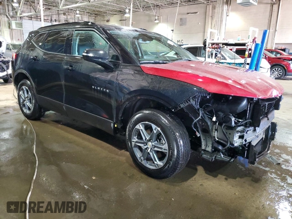 2024 Chevrolet Blazer LT z VIN 3GNKBJR40RS198008, wystawiony jako Copart lot #50523015 z przebiegiem 27 564 mil mil oraz Nie do naprawy • Non repairable. Historia ofert i sprzedaży dostępna na DreamBid. Obrazek 4.