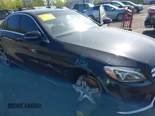 2018 Mercedes-Benz C 300 с VIN 55SWF4KB3JU273059, выставлен на аукционе IAAI как лот 42090952 с пробегом 102 407 миль миль и . История ставок и продаж доступна на DreamBid. Изображение 6.