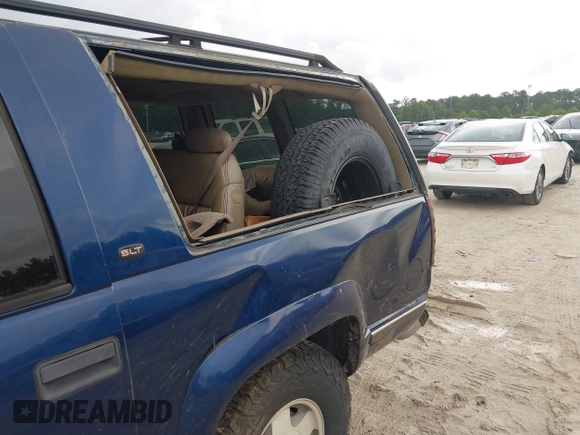 1999 GMC Suburban with VIN 3GKFK16R2XG501319, listed as a IAAI auction lot 42491117 with 231,561 mi miles and . Bid and sale history available at DreamBid. Image 6.