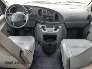 2005 Ford Econoline Passenger XL z VIN 1FMRE11W15HB11789, wystawiony jako Copart lot #64285275 z przebiegiem 148 953 mil mil oraz Czysty tytuł • Clean title. Historia ofert i sprzedaży dostępna na DreamBid. Obrazek 8.