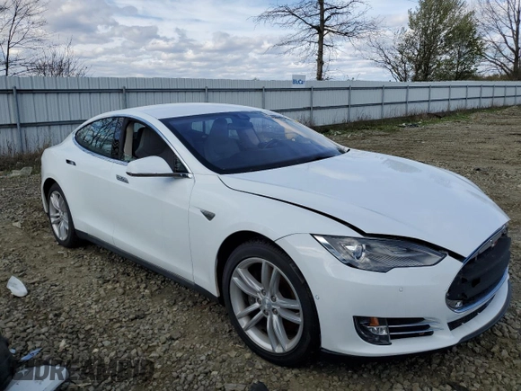 2014 Tesla Model S 60 z VIN 5YJSA1H1XEFP55657, wystawiony jako Copart lot #53405785 z przebiegiem Nie podano mil oraz Czysty tytuł • Clean title. Historia ofert i sprzedaży dostępna na DreamBid. Obrazek 4.