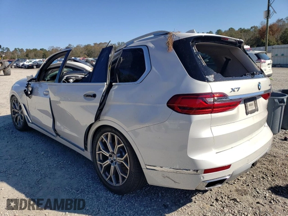 2021 BMW X7 xDrive40i with VIN 5UXCW2C04M9E66889, listed as a Copart auction lot 82988324 with 0 mi miles and Salvage Title. Bid and sale history available at carsss.com. Image 2.