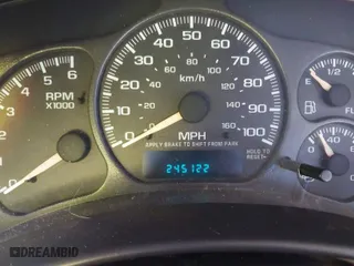 2002 GMC Sierra 1500 SLE with VIN 2GTEC19T321252686, listed as a IAAI auction lot 41355583 with 245,122 mi miles. Bid and sale history available at carsss.com. Image 7.