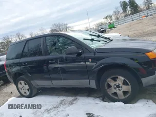2004 Saturn VUE V6 z VIN 5GZCZ53424S867438, wystawiony jako IAAI lot #41385704 z przebiegiem Nie podano mil oraz . Historia ofert i sprzedaży dostępna na DreamBid. Obrazek 13.