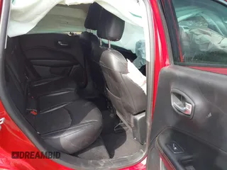2019 Jeep Compass Latitude z VIN 3C4NJDBB6KT849953, wystawiony jako IAAI lot #42127184 z przebiegiem 47 361 mil mil oraz . Historia ofert i sprzedaży dostępna na DreamBid. Obrazek 8.