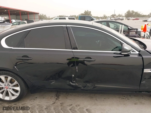 2019 Jaguar XF 25t Premium with VIN SAJBD4FX4KCY79210, listed as a IAAI auction lot 41716178 with 76,314 mi miles. Bid and sale history available at carsss.com. Image 13.