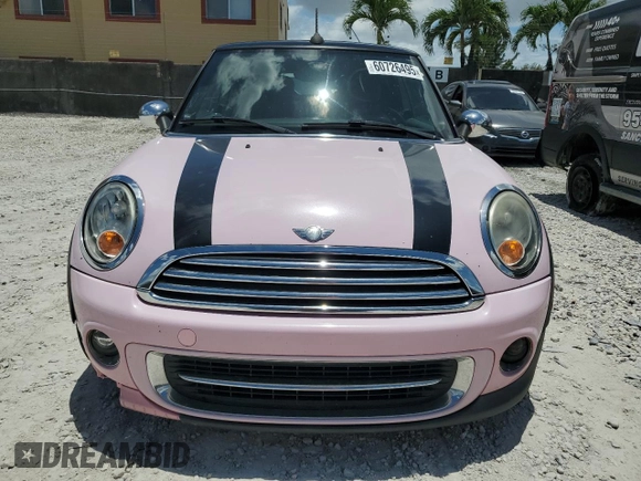 2013 MINI Convertible with VIN WMWZN3C50DT568977, listed as a Copart auction lot 60726495 with 86,319 mi miles and Clean title. Bid and sale history available at DreamBid. Image 5.