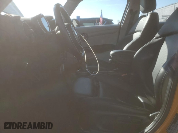 2016 MINI Hardtop 4 Door с VIN WMWXU1C51G2E16685, выставлен на аукционе Copart как лот 63425225 с пробегом 117 597 миль миль и Списание • Salvage title. История ставок и продаж доступна на DreamBid. Изображение 7.