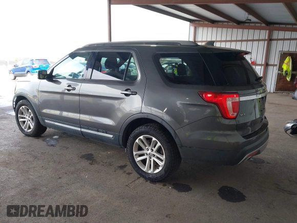 2017 Ford Explorer XLT with VIN 1FM5K7D80HGD04842, listed as a IAAI auction lot 41911091 with 90,680 mi miles and . Bid and sale history available at carsss.com. Image 3.