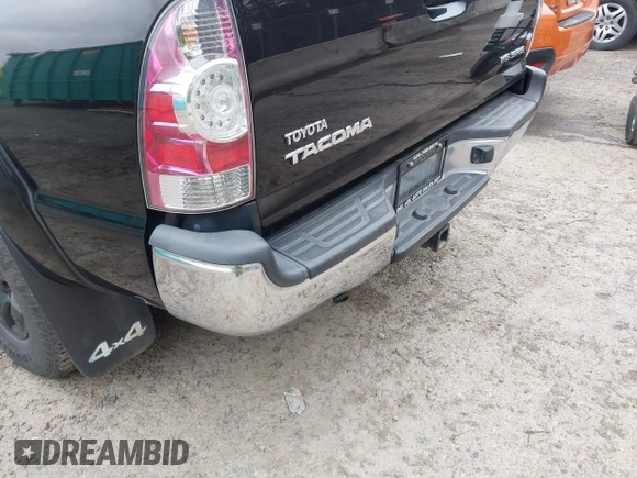 2011 Toyota Tacoma with VIN 3TMLU4EN1BM070300, listed as a IAAI auction lot 41710119 with 199,099 mi miles and . Bid and sale history available at DreamBid. Image 6.