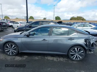 2022 Nissan Altima 2.5 SR with VIN 1N4BL4CV7NN421311, listed as a IAAI auction lot 41776437 with 39,049 mi miles. Bid and sale history available at carsss.com. Image 15.
