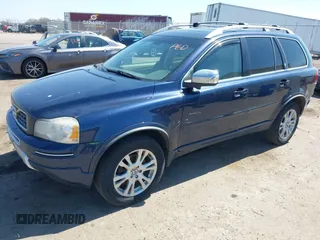 2014 Volvo XC90 with VIN YV4952CZ7E1688463, listed as a IAAI auction lot 41981396 with 219,905 mi miles. Bid and sale history available at carsss.com. Image 2.