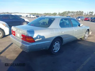 2000 Lexus LS 400 with VIN JT8BH28F9Y0181339, listed as a IAAI auction lot 41589304 with 252,625 mi miles. Bid and sale history available at carsss.com. Image 4.