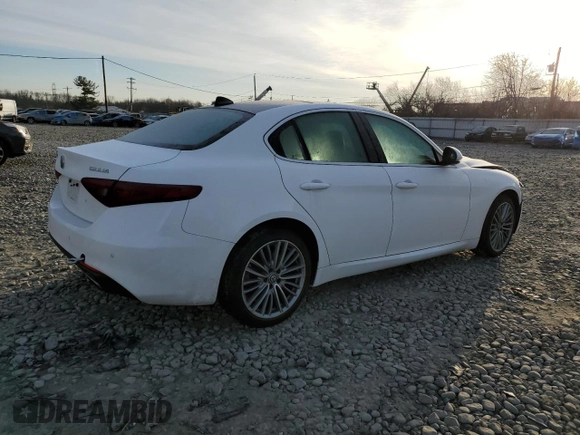 2017 Alfa Romeo Giulia Ti with VIN ZARFAEENXH7538089, listed as a Copart auction lot 39993883 with 27,313 mi miles. Bid and sale history available at carsss.com. Image 3.