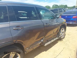 2015 Toyota Highlander Limited with VIN 5TDDKRFH0FS164173, listed as a IAAI auction lot 42323600 with 210,614 mi miles and . Bid and sale history available at DreamBid. Image 18.