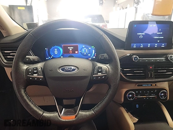 2020 Ford Escape Titanium Hybrid с VIN 1FMCU0DZ5LUC33021, выставлен на аукционе IAAI как лот 42788944 с пробегом 60 049 миль миль и . История ставок и продаж доступна на DreamBid. Изображение 3.