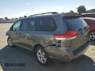 2011 Toyota Sienna LE AAS с VIN 5TDKK3DC3BS133408, выставлен на аукционе Copart как лот 72582564 с пробегом 128 168 миль миль и Списание • Salvage title. История ставок и продаж доступна на DreamBid. Изображение 2.
