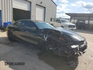 2020 BMW 8 Series M850i z VIN WBAGV8C08LCD46679, wystawiony jako Copart lot #56163785 z przebiegiem Nie podano mil oraz Czysty tytuł • Clean title. Historia ofert i sprzedaży dostępna na DreamBid. Obrazek 4.