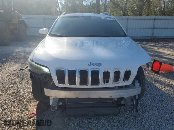 2019 Jeep Cherokee Latitude with VIN 1C4PJLCB7KD370156, listed as a Copart auction lot 50612335 with 101,499 mi miles and Salvage Title. Bid and sale history available at carsss.com. Image 5.