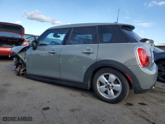2020 MINI Hardtop 4 Door Cooper with VIN WMWXU7C05L2M27820, listed as a Copart auction lot 47350695 with 32440 miles and Salvage Title. Bid and sale history available at carsss.com. Image 2.