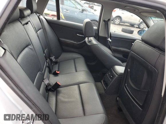 2007 BMW 3 Series 328xi z VIN WBAVT73587FZ36353, wystawiony jako Copart lot #85298474 z przebiegiem 96 375 mil mil oraz Szkoda całkowita • Salvage title. Historia ofert i sprzedaży dostępna na DreamBid. Obrazek 10.