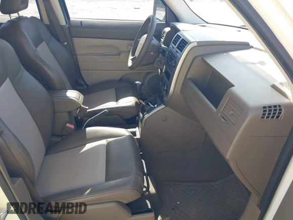2007 Jeep Patriot Sport with VIN 1J8FT28W07D363173, listed as a IAAI auction lot 41791711 with 117,446 mi miles and . Bid and sale history available at DreamBid. Image 5.