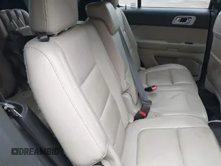 2014 Ford Explorer XLT z VIN 1FM5K8D87EGA95018, wystawiony jako IAAI lot #40465950 z przebiegiem 127 634 mil mil oraz . Historia ofert i sprzedaży dostępna na DreamBid. Obrazek 8.