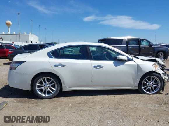 2014 Nissan Maxima SV z VIN 1N4AA5AP6EC457434, wystawiony jako IAAI lot #41801971 z przebiegiem 160 756 mil mil oraz . Historia ofert i sprzedaży dostępna na DreamBid. Obrazek 14.
