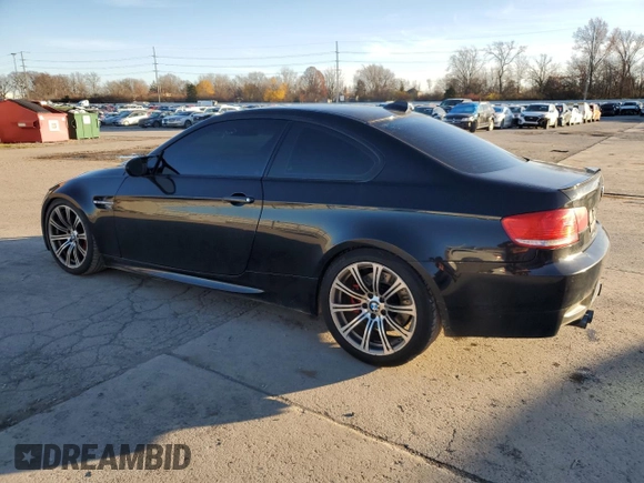 2010 BMW M3 z VIN WBSWD9C59AP363375, wystawiony jako Copart lot #82817564 z przebiegiem 130 714 mil mil oraz Czysty tytuł • Clean title. Historia ofert i sprzedaży dostępna na DreamBid. Obrazek 2.