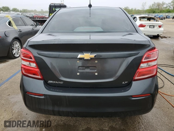 2017 Chevrolet Sonic LT z VIN 1G1JD5SH5H4145735, wystawiony jako Copart lot #54743105 z przebiegiem 108 652 mil mil oraz Szkoda całkowita • Salvage title. Historia ofert i sprzedaży dostępna na DreamBid. Obrazek 6.