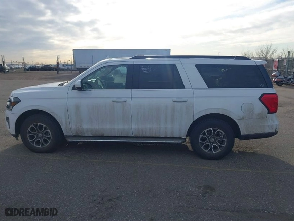 2023 Ford Expedition Max XLT with VIN 1FMJK1J85PEA16650, listed as a IAAI auction lot 41773756 with NaN miles. Bid and sale history available at carsss.com. Image 14.