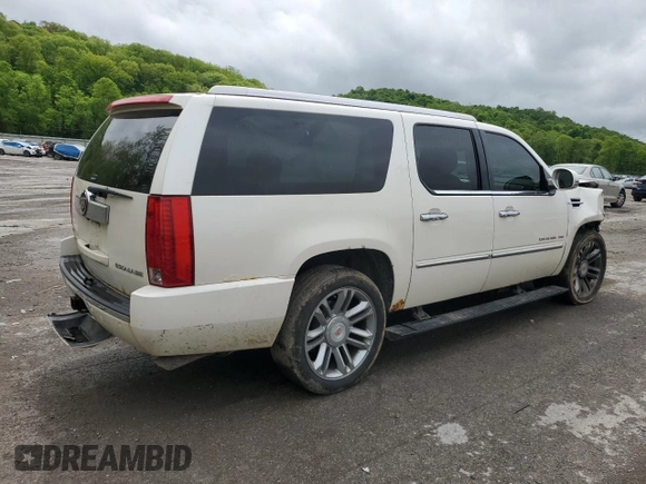 2011 Cadillac Escalade ESV Platinum Edition z VIN 1GYS4KEF5BR157831, wystawiony jako Copart lot #56680995 z przebiegiem 186 688 mil mil oraz Szkoda całkowita • Salvage title. Historia ofert i sprzedaży dostępna na DreamBid. Obrazek 3.